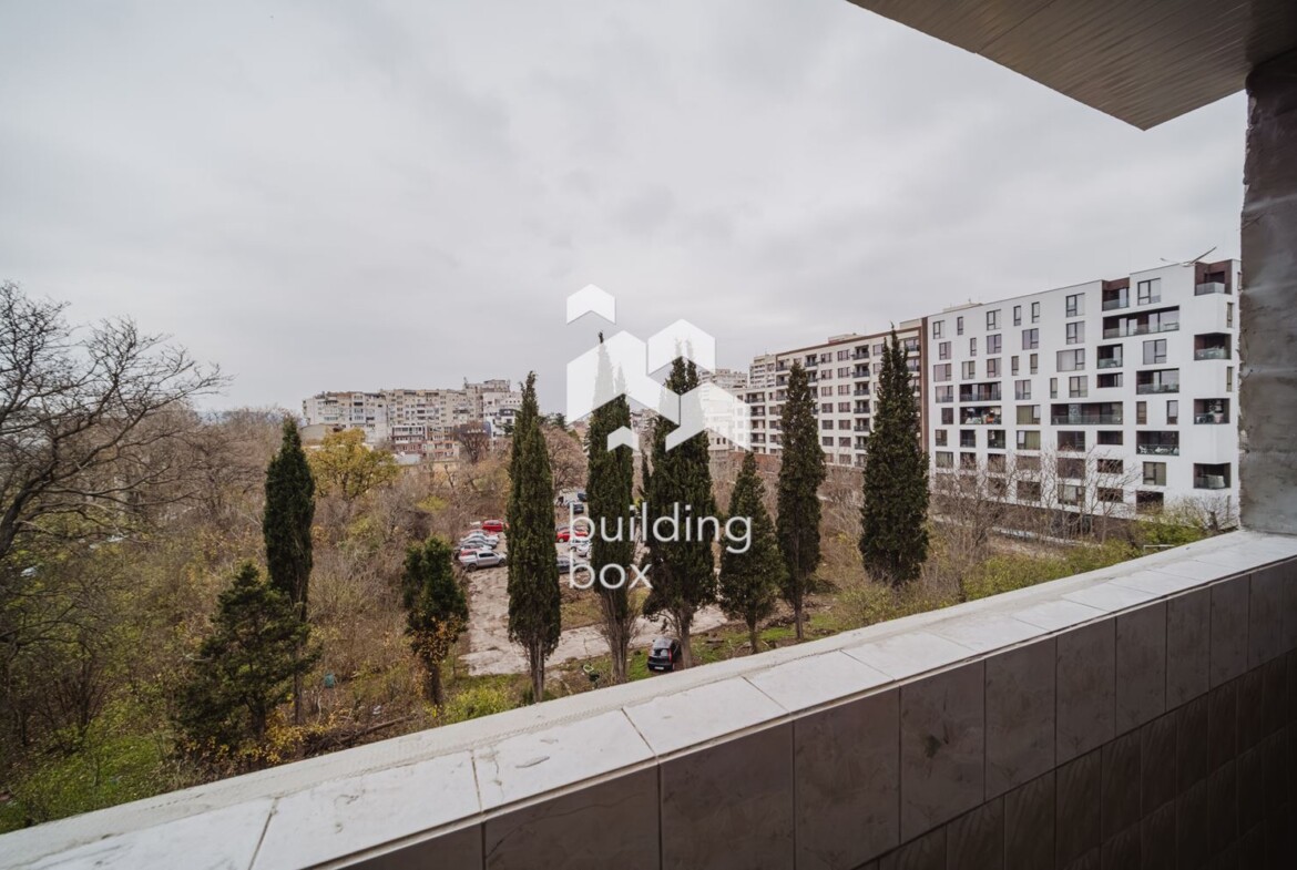 Тристаен аапартамент на 2 мин. от Катедрала Варна - 0