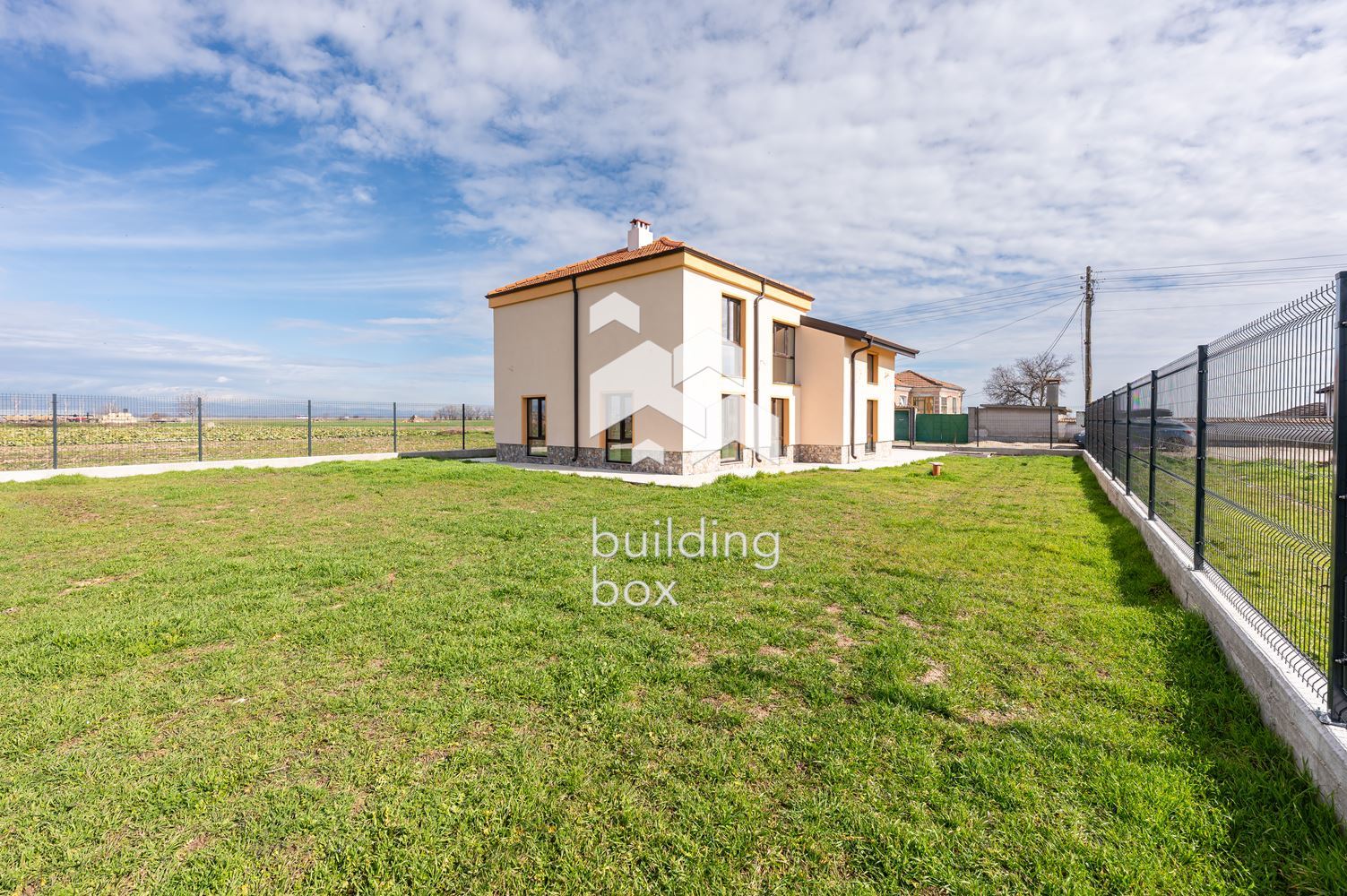 Двуетажна къща – с. Манолско Конаре