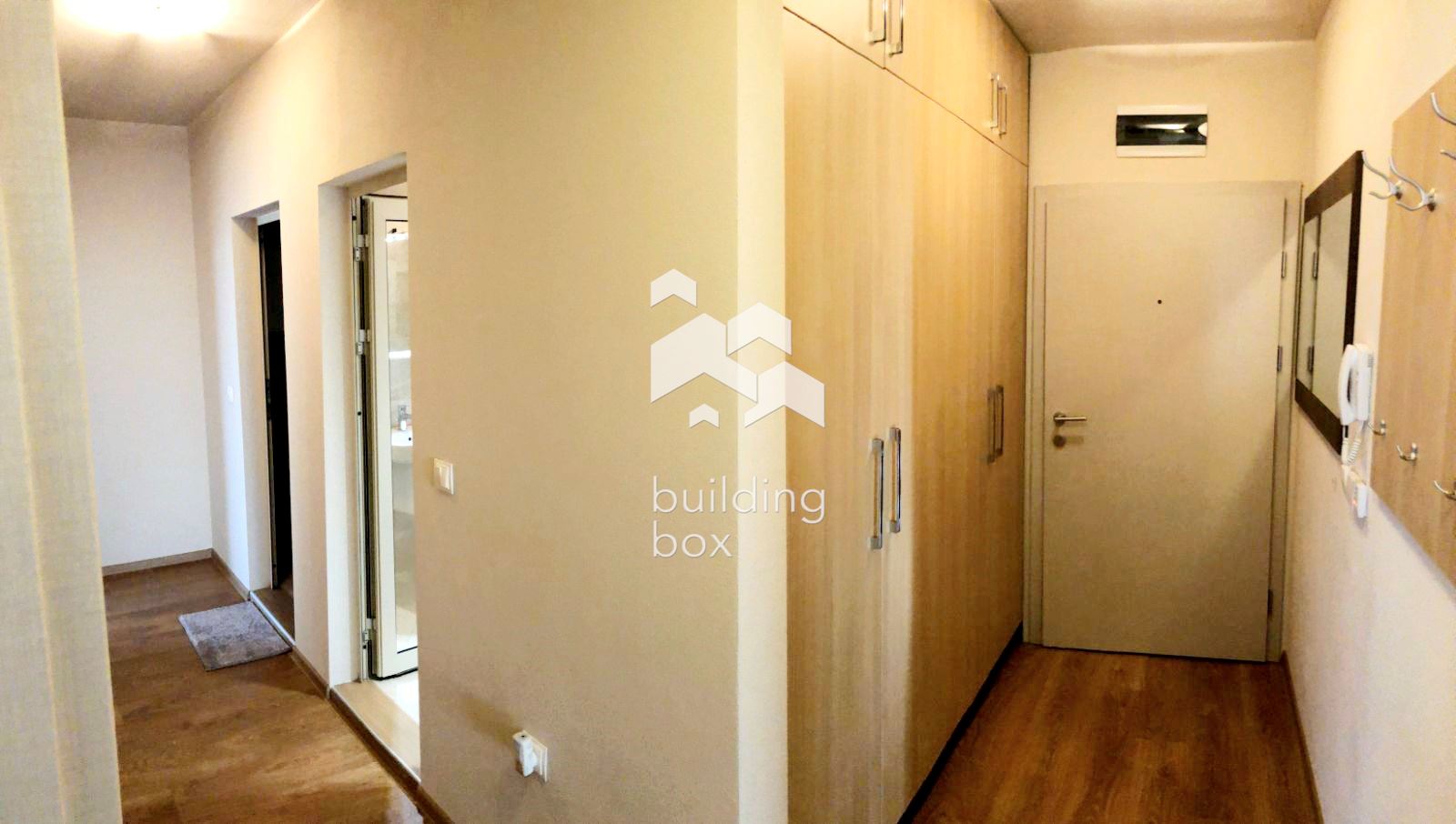 Просторен тристаен апартамент в Обеля 2 - 0