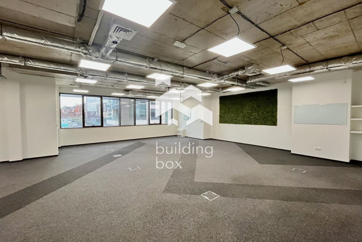 Офис в офис сграда клас "А" на топ локация - 0