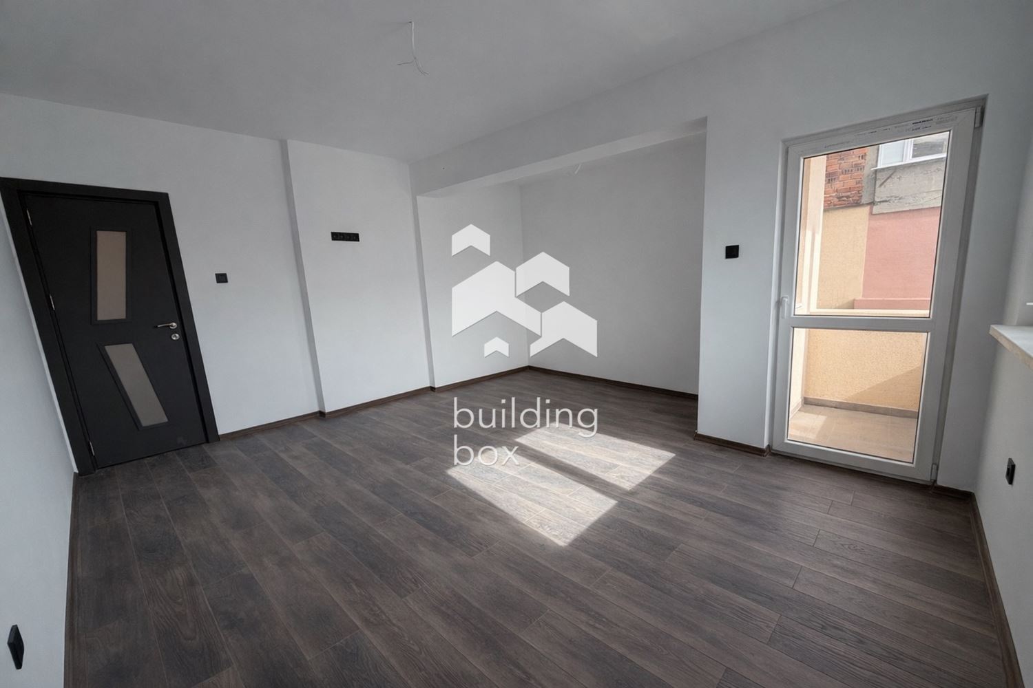 Тристаен апартамент - кв.Гагарин, довършен до ключ! - 0