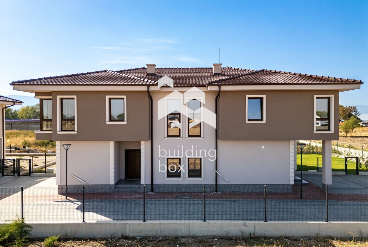 Къща с акт 16 - 0