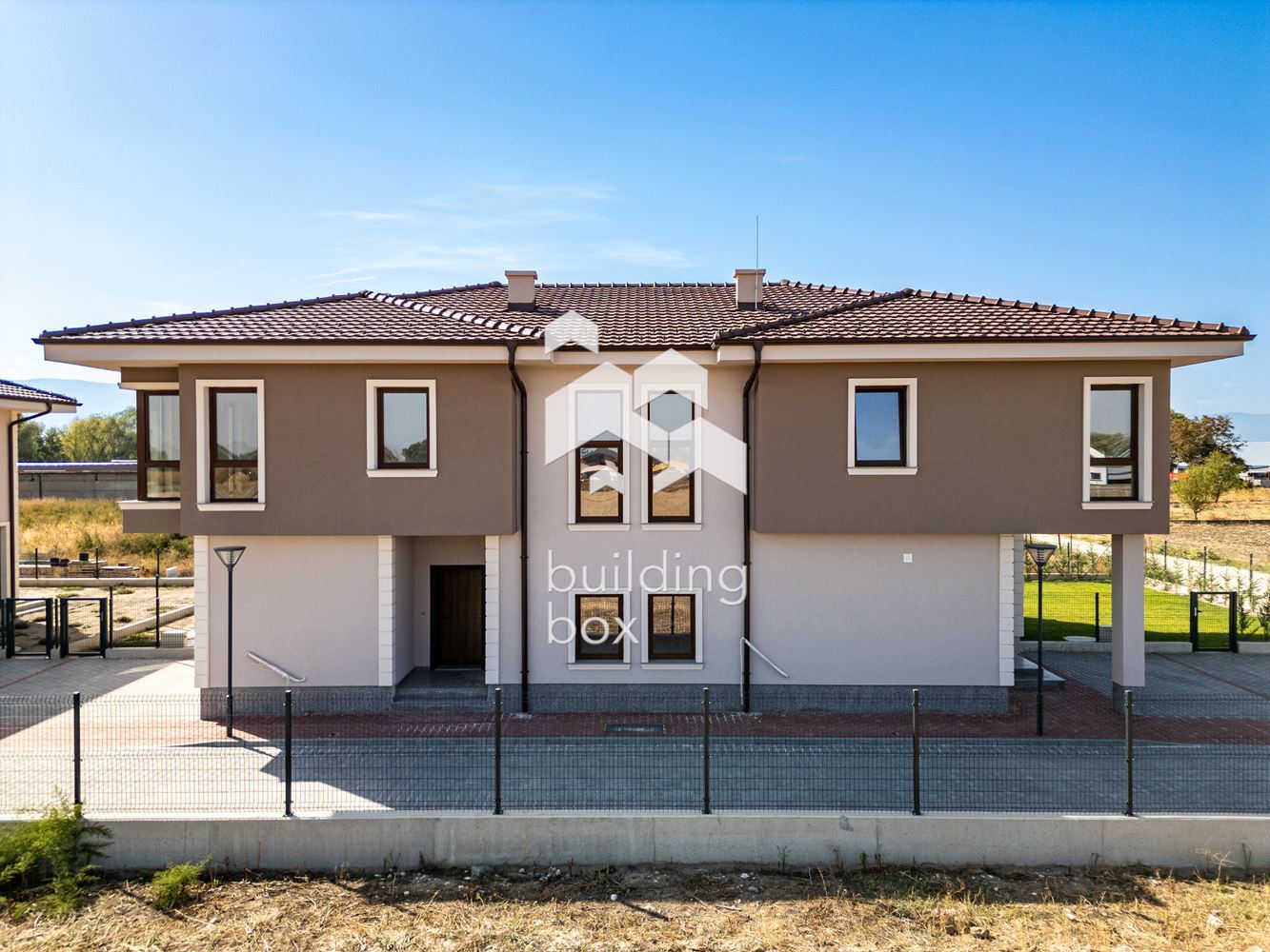 Къща с акт 16 - 0