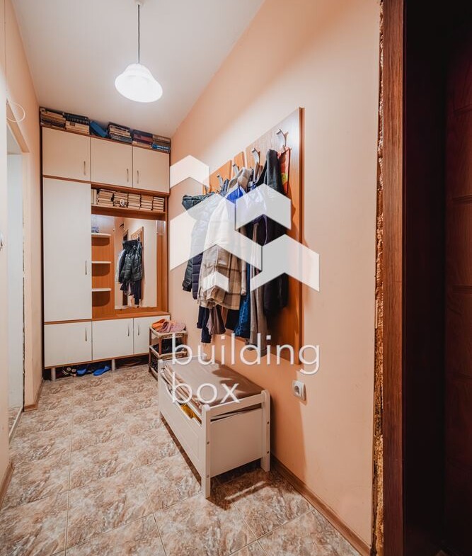 Тристаен аапартамент на 2 мин. от Катедрала Варна - 0