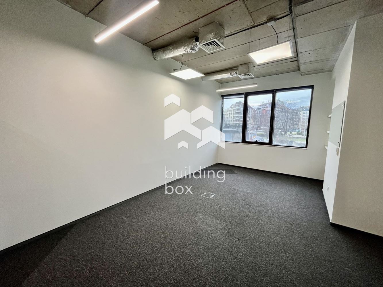 Офис в офис сграда клас "А" на топ локация - 0