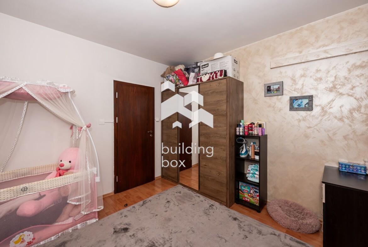 Тристаен апартамент с гараж - 0