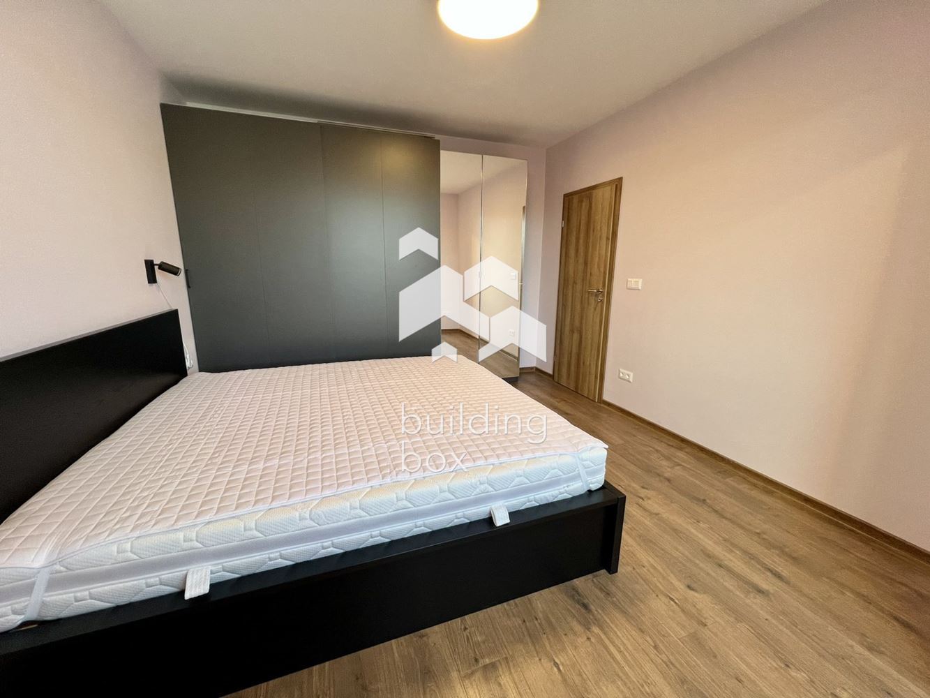 Тристаен апартамент - ж.к. Разсадника - 0