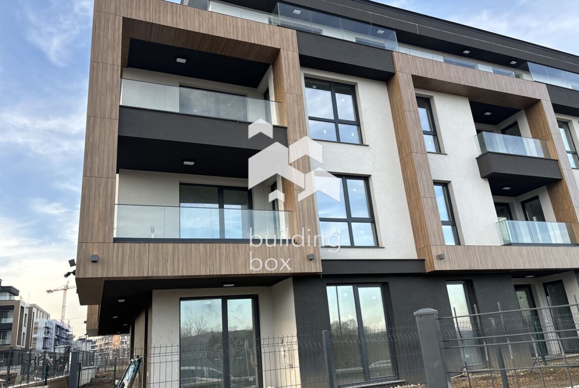 Просторен тристаен апартамент - кв. Малинова долина - 0