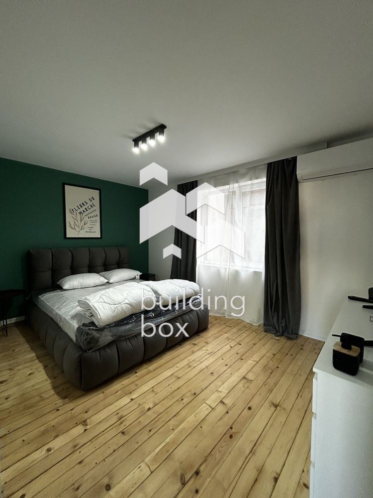 Тристаен апартамент – Център