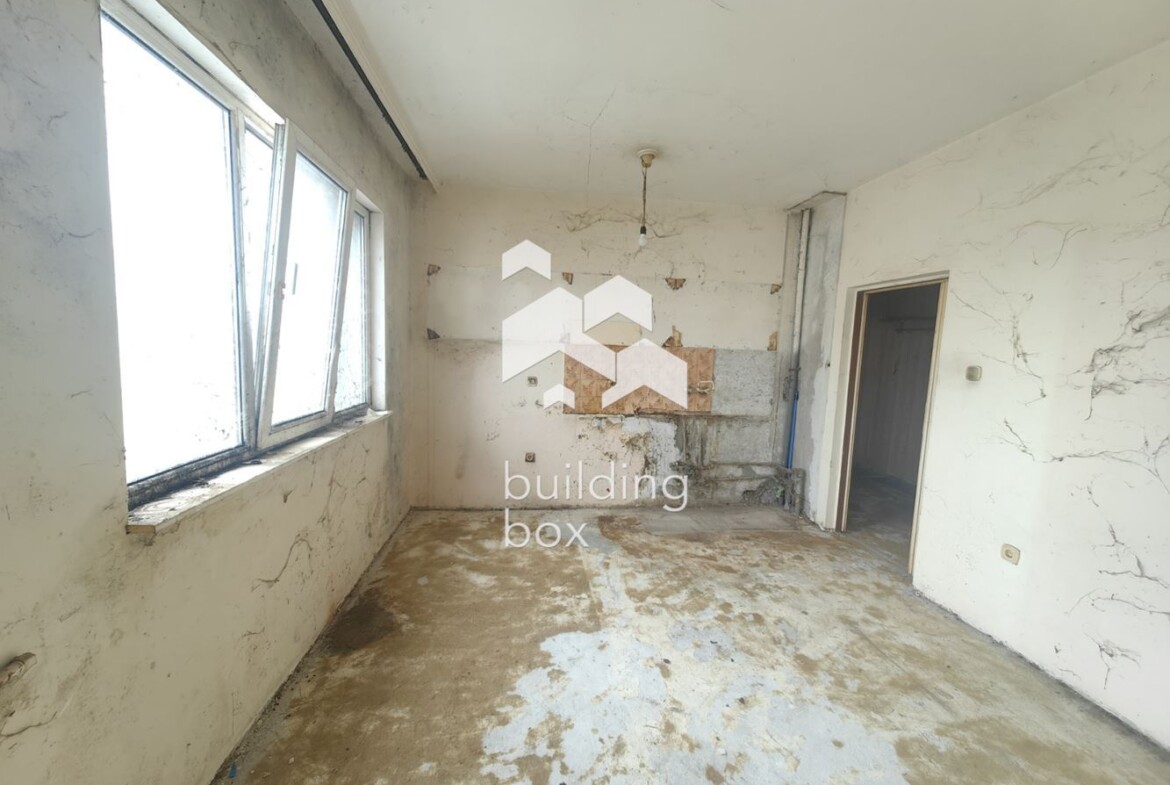 Тристаен саниран апартамент до Ефир 100 - 0