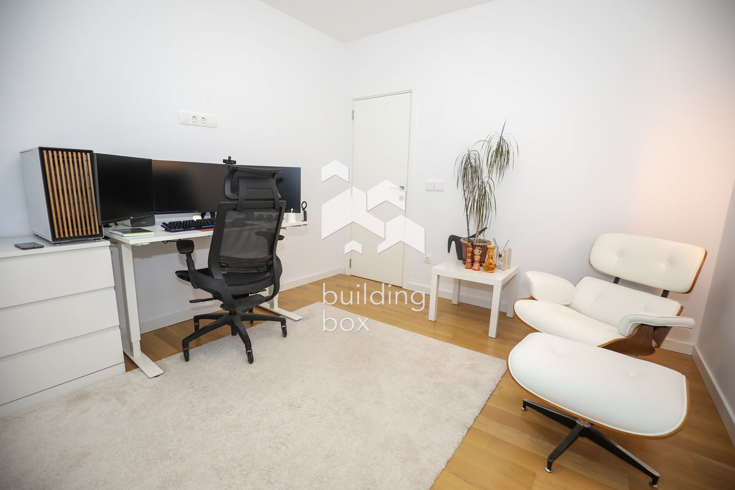 Тристаен апартамент - кв. Кръстова вада - 0