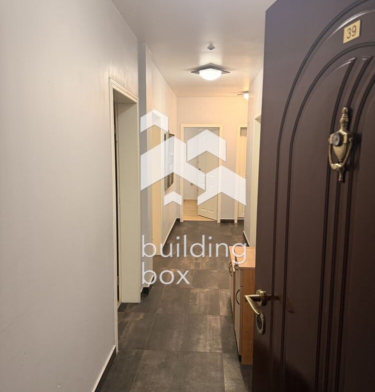 Апартамент с три спални под наем - 0