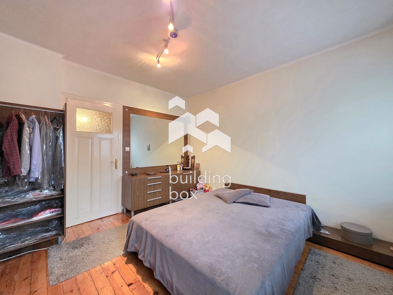 Тристаен апартамент в сърцето на столицата - ул. „Уилям Гладстон“, до бул. „Витоша“ - 0