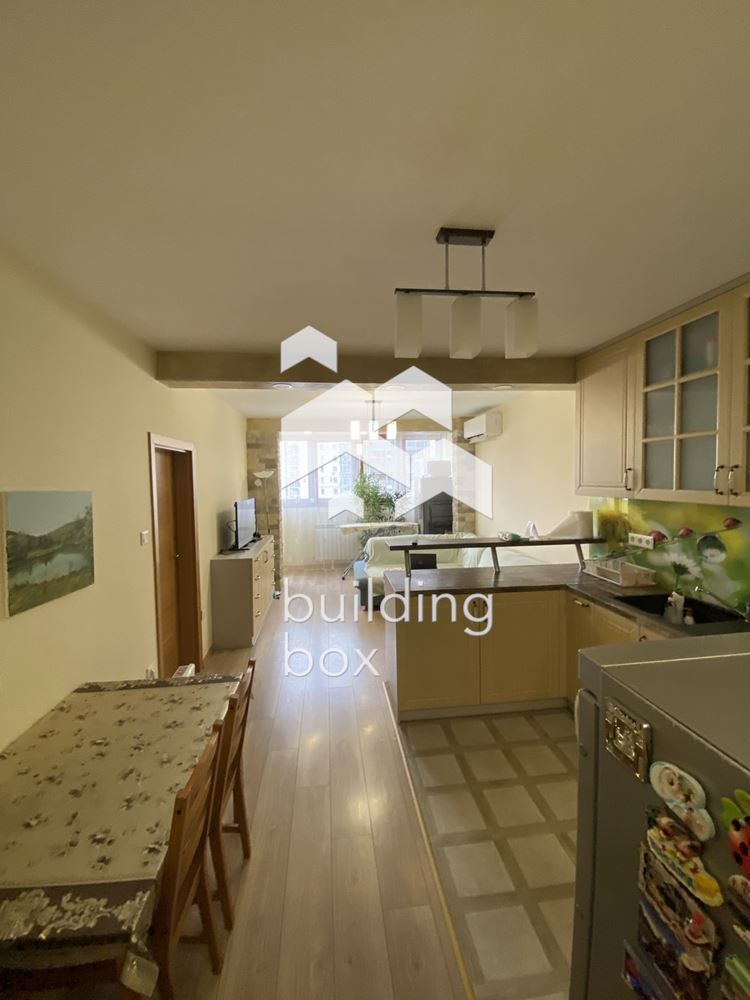 Тристаен апартамент на отлична локация - кв. Дианабад - 0