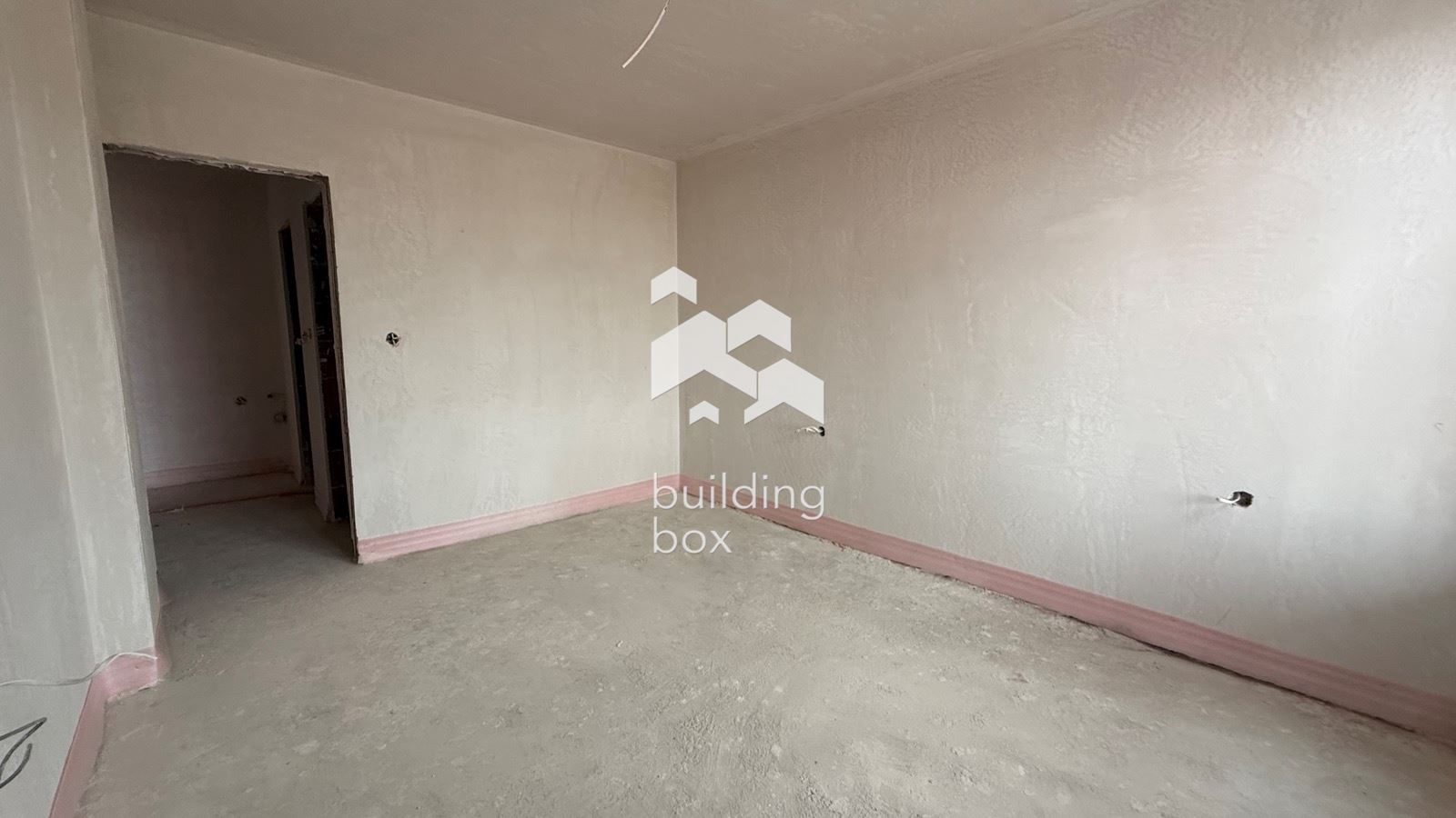 Двустаен апартамент с двор - 0