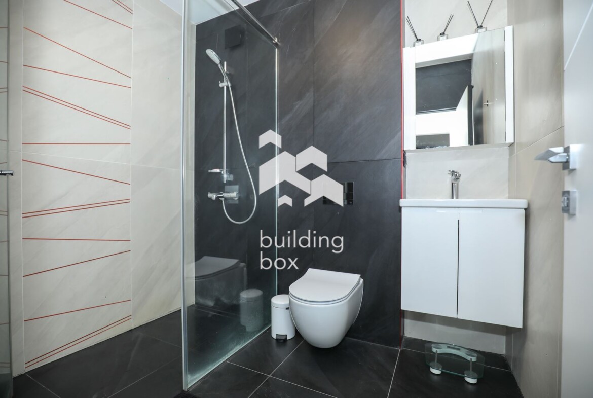 Тристаен апартамент - кв. Кръстова вада - 0