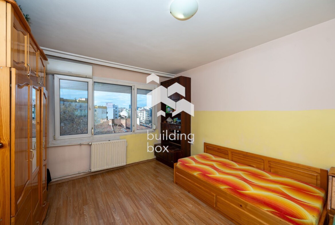 Двустаен апартамент с три отделни стаи - 0