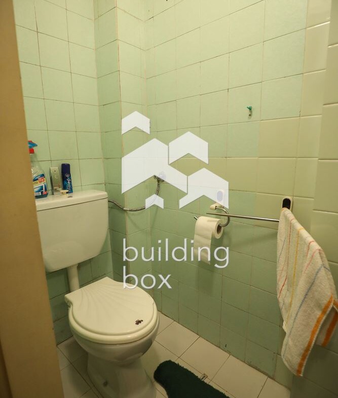 Тристаен апартамент - ж.к. Изток - 0