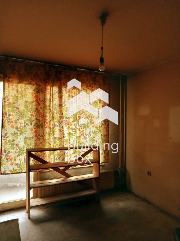 Продава тристаен апартамент в Люлин 4 - 0