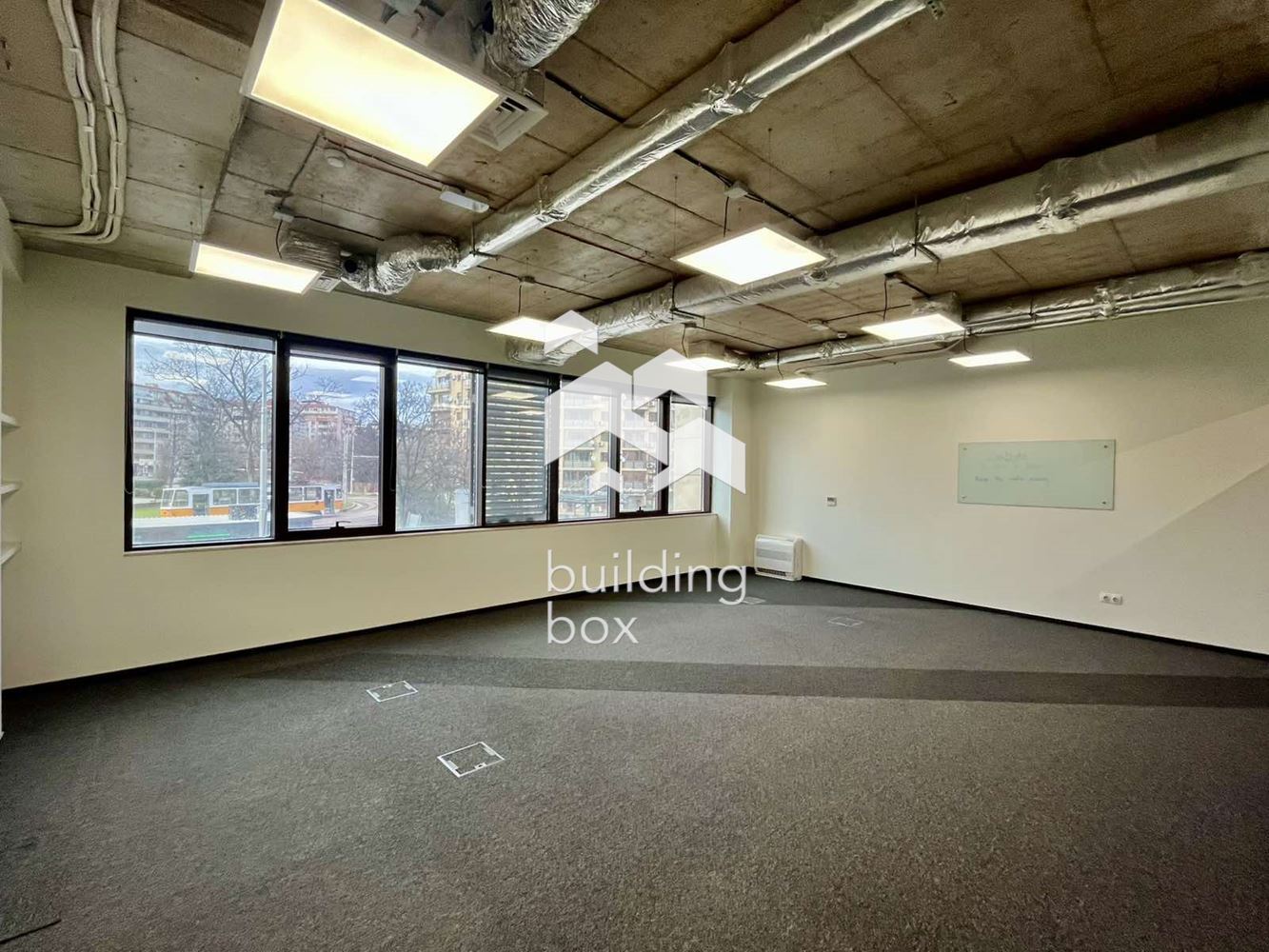 Офис в офис сграда клас "А" на топ локация - 0