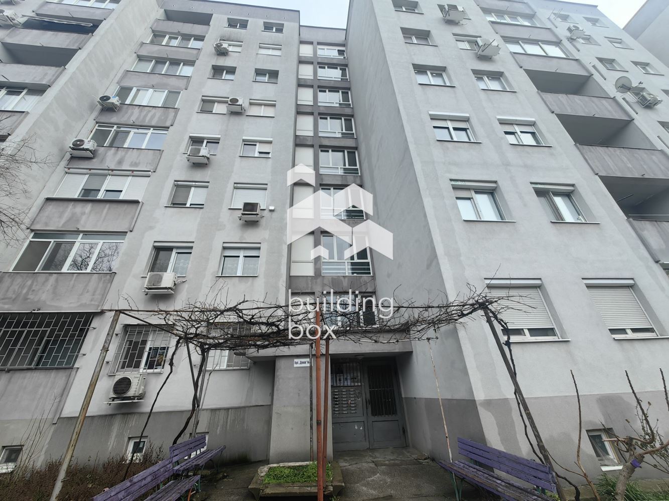 Тристаен саниран апартамент до Ефир 100 - 0