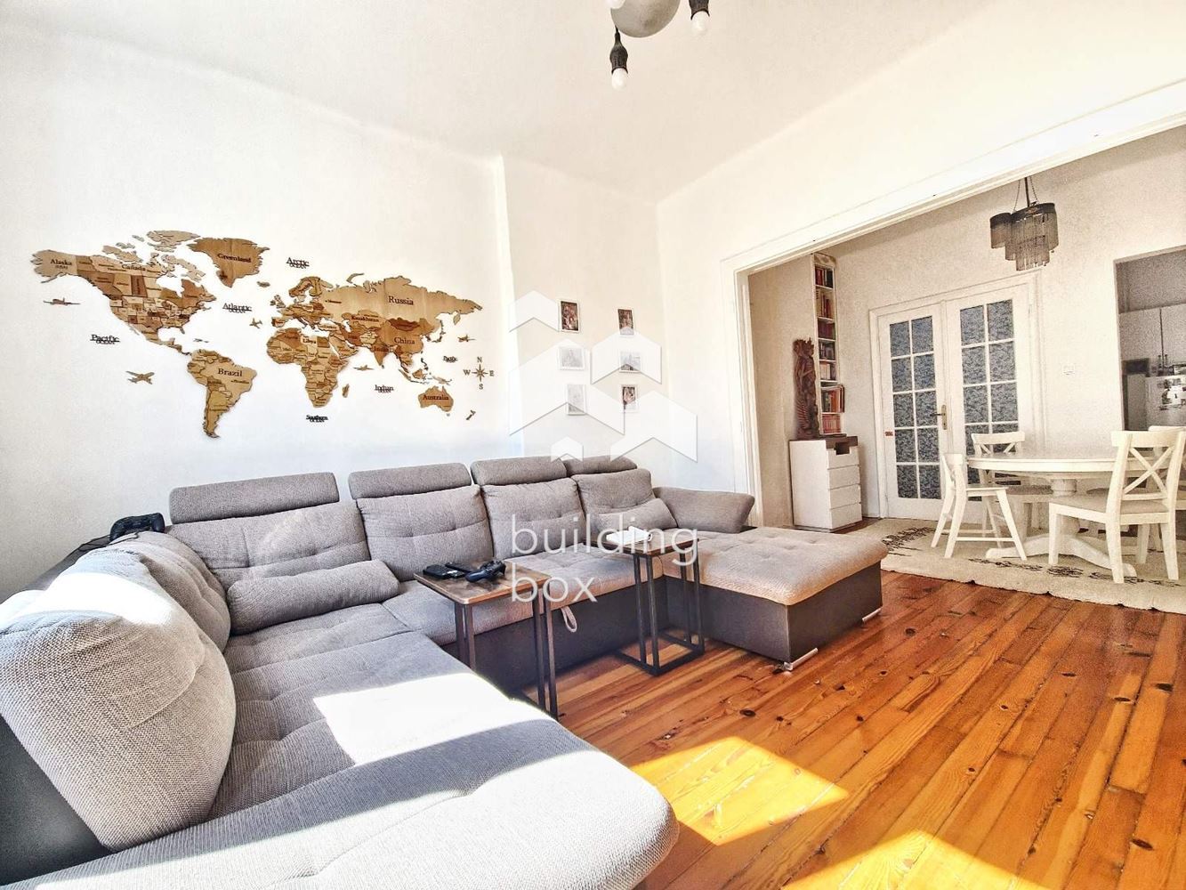 Тристаен апартамент на ул. “Любен Каравелов”