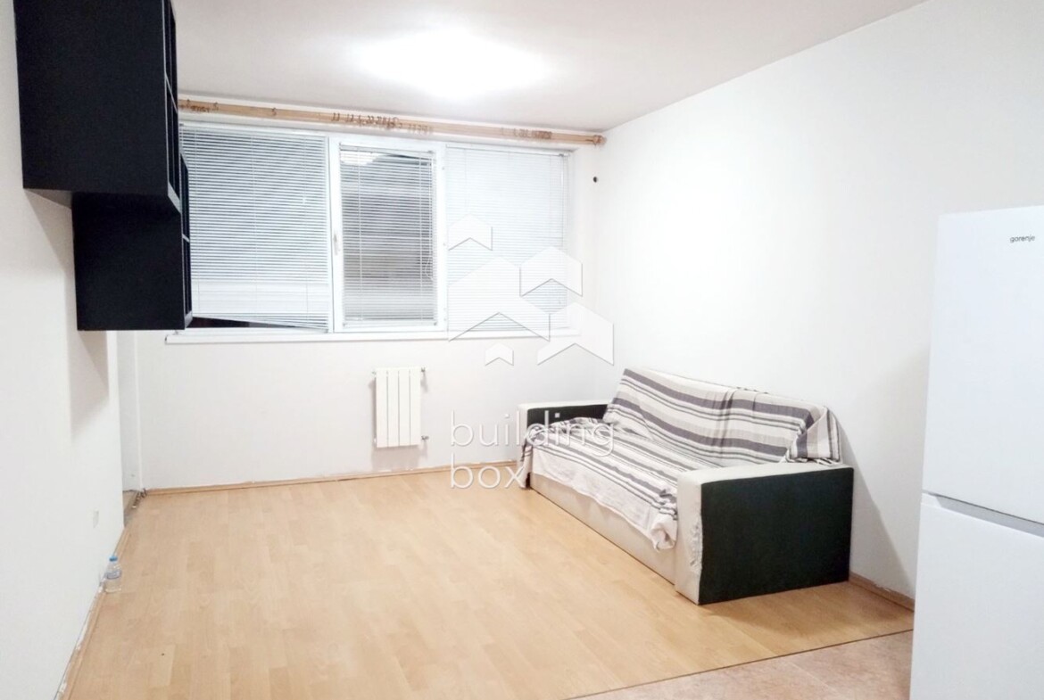 Полуобзаведен апартамент е кв. Белите брези - 0