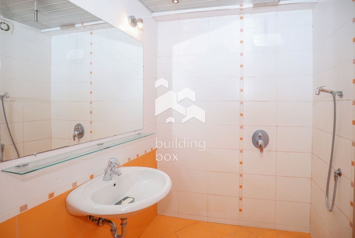 Тристаен апартаменти в сърцето на гр. София - 0