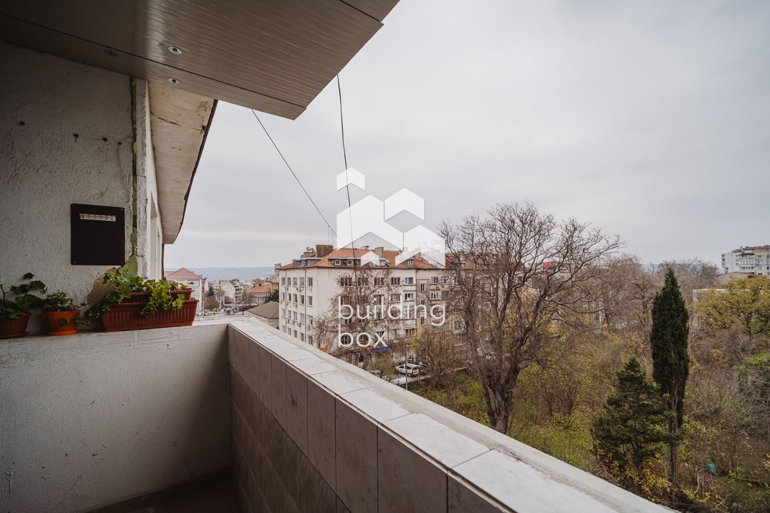 Тристаен аапартамент на 2 мин. от Катедрала Варна - 0