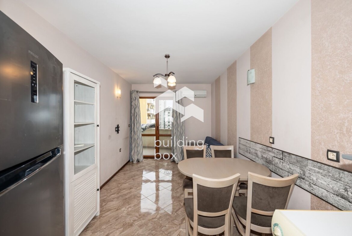 Тристаен обзаведен апартамент с акт 16 - 0