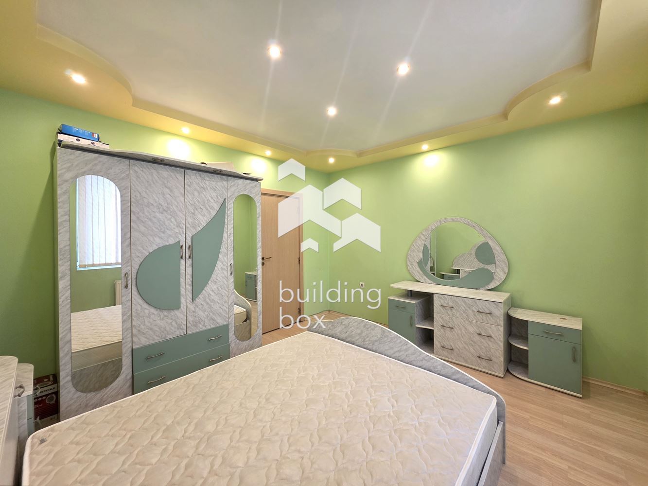 Тристаен апартамент под наем в Дружба 2 - 0