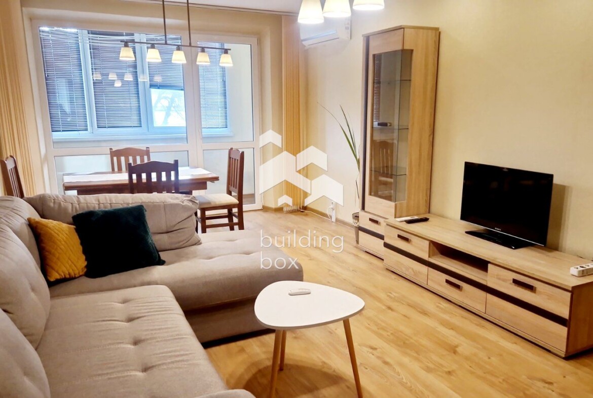 Уютен тристаен апартамент в кв. "Младост 2". - 0