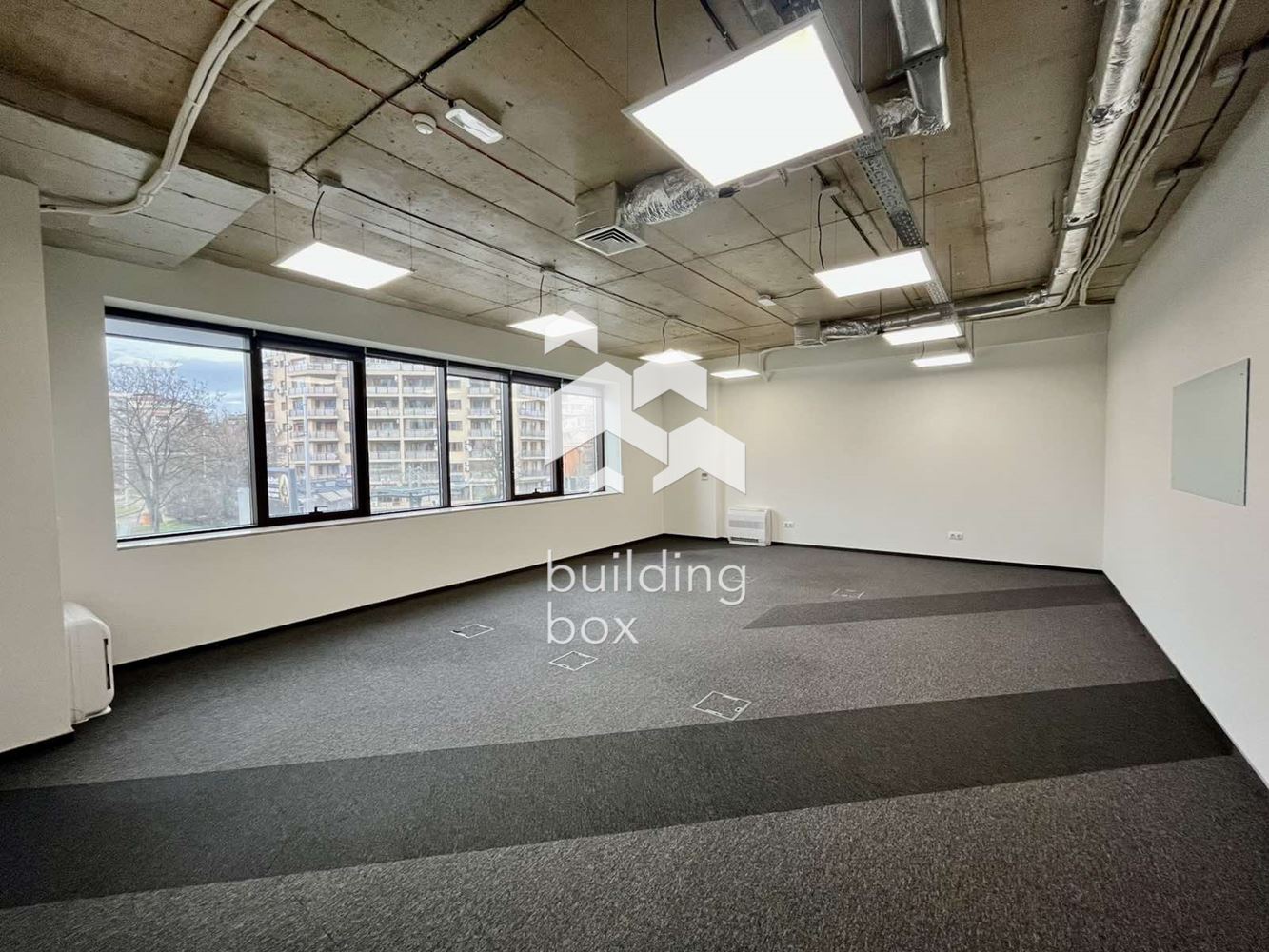 Офис в офис сграда клас "А" на топ локация - 0