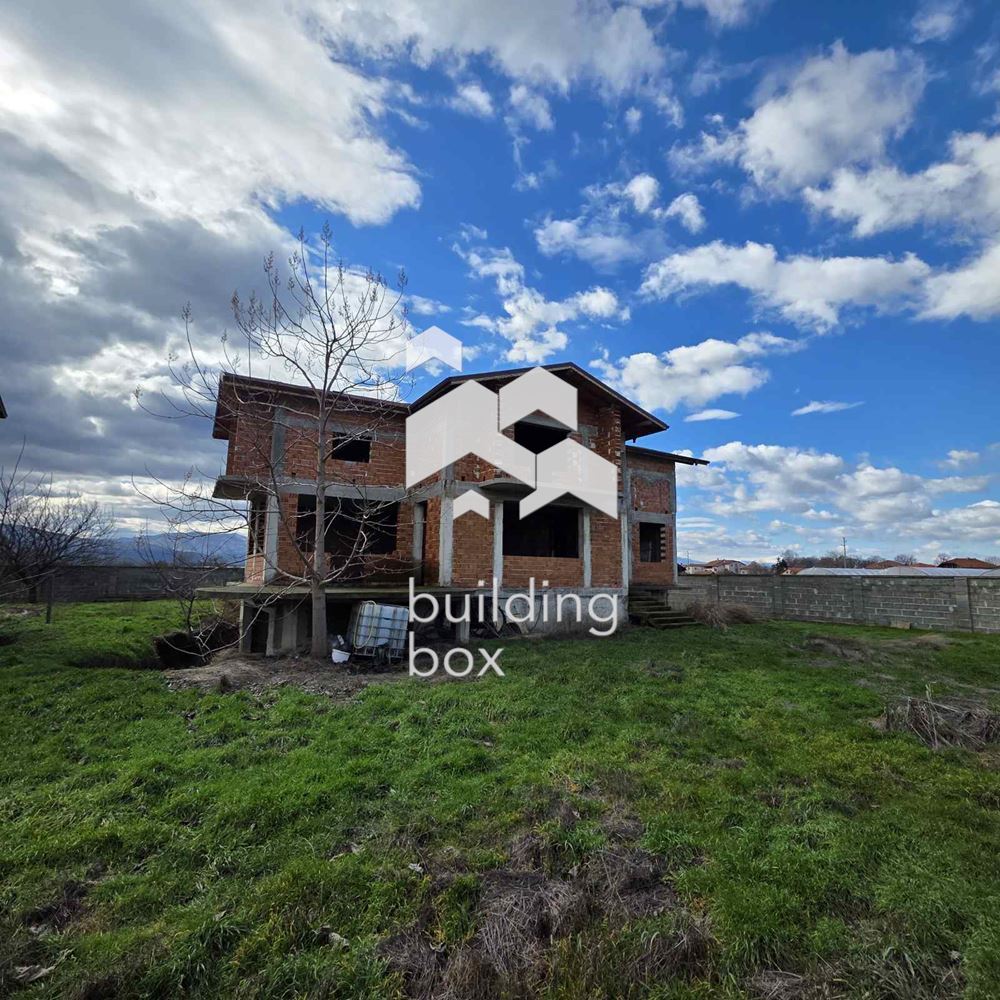 Къща в с. Йоаким Груево на 15 минути от гр. Пловдив.