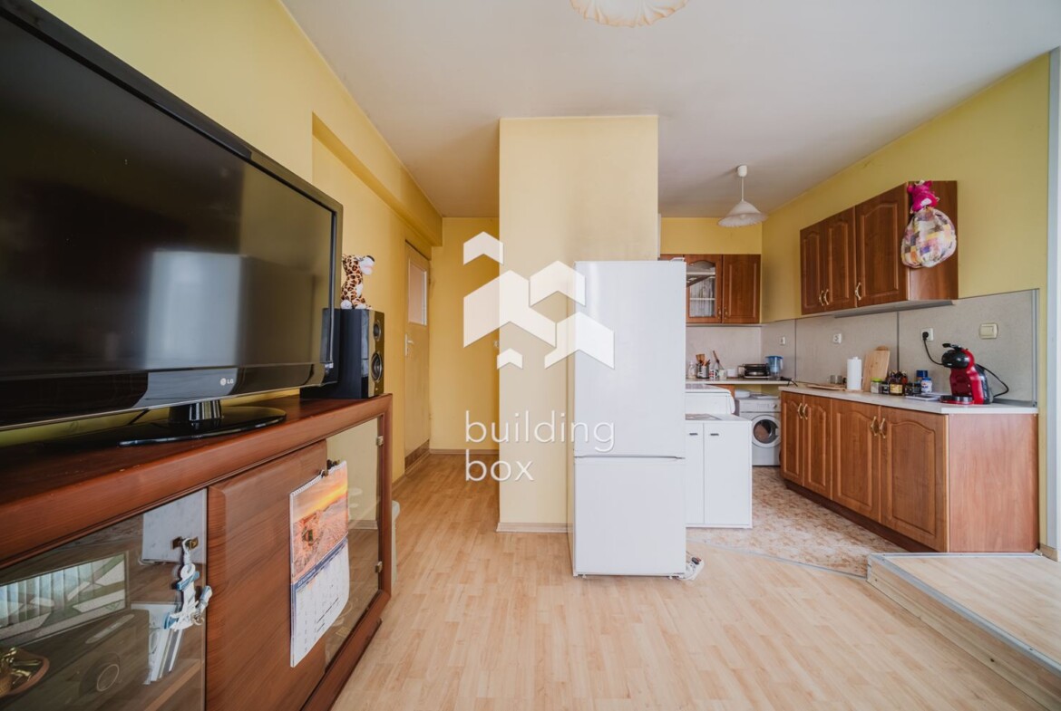 Тристаен аапартамент на 2 мин. от Катедрала Варна - 0