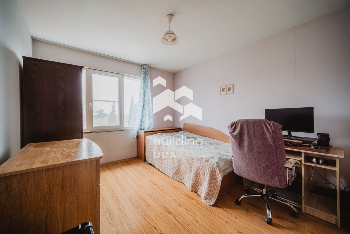 Тристаен аапартамент на 2 мин. от Катедрала Варна - 0