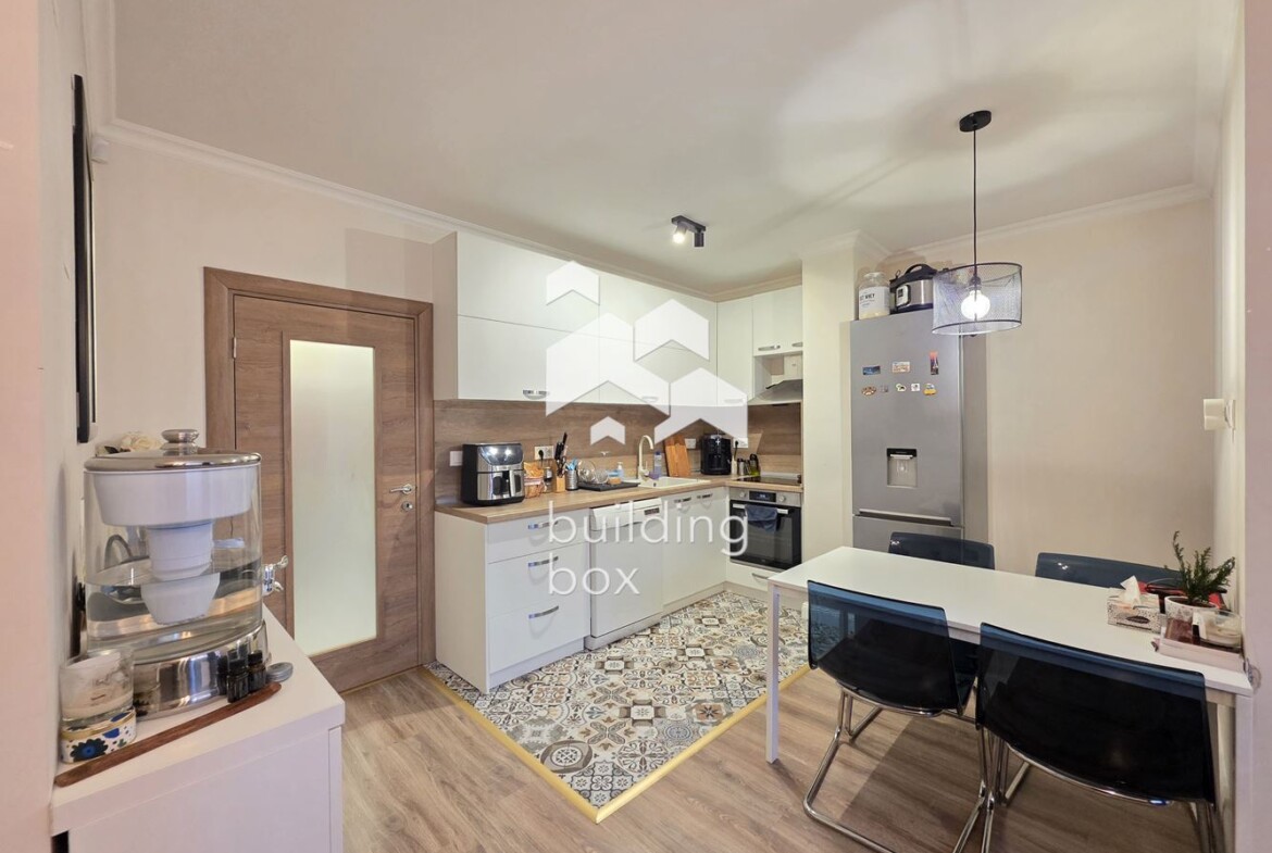 Тристаен обзаведен апартамент - кв. Стрелбище - 0