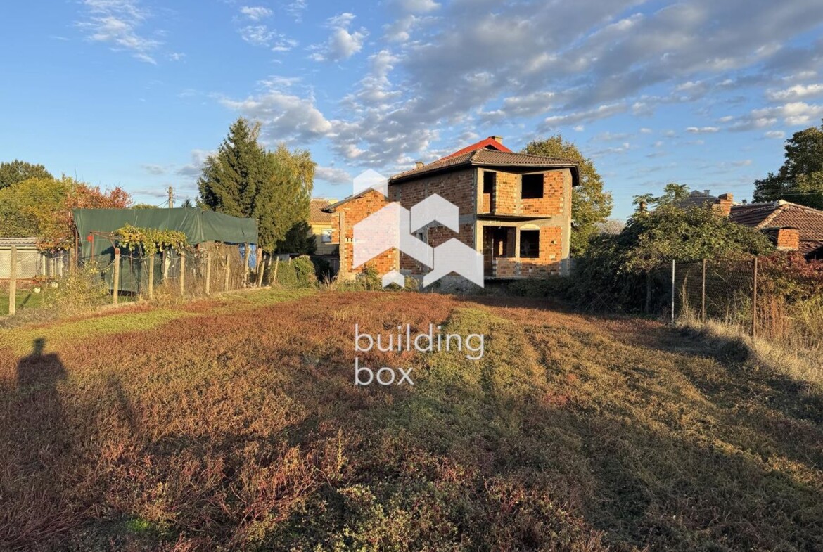 Двуетажна къща в с.Желязно - 0