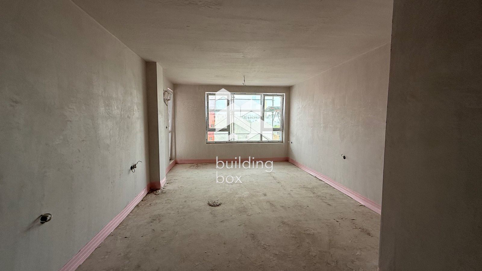 Партерен апартамент с двор