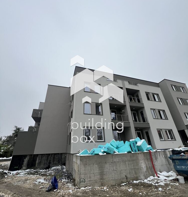 Двустаен апартамент с веранда - 0