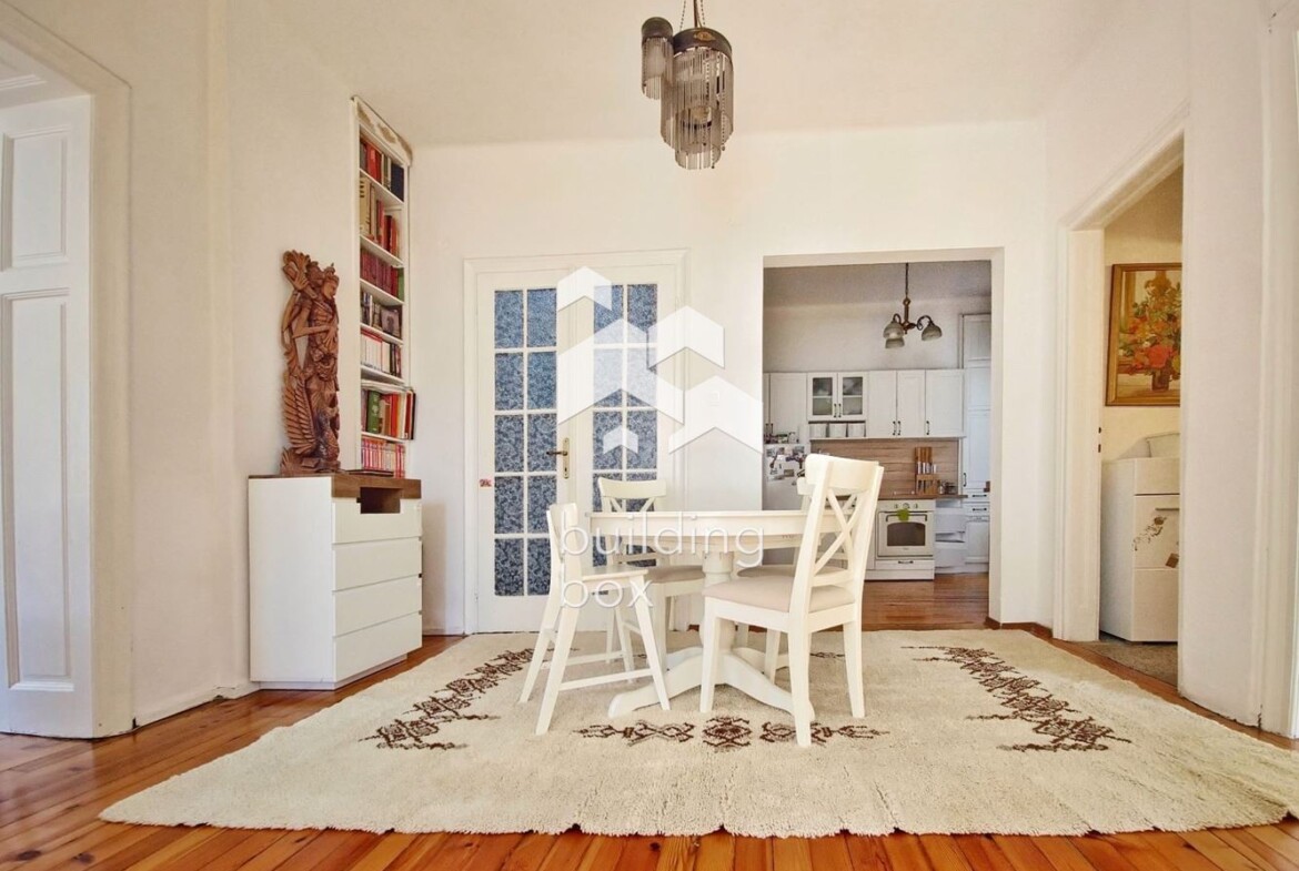 Тристаен апартамент на ул. "Любен Каравелов" - 0