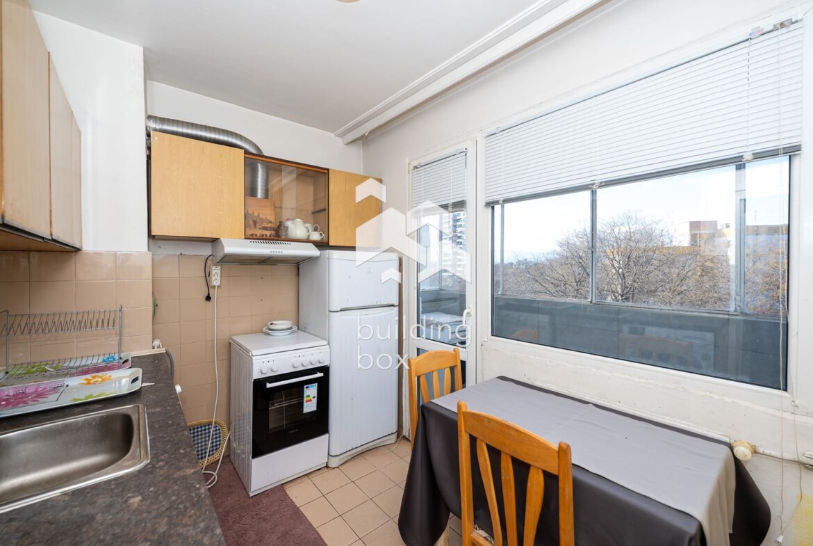 Двустаен апартамент с три отделни стаи - 0