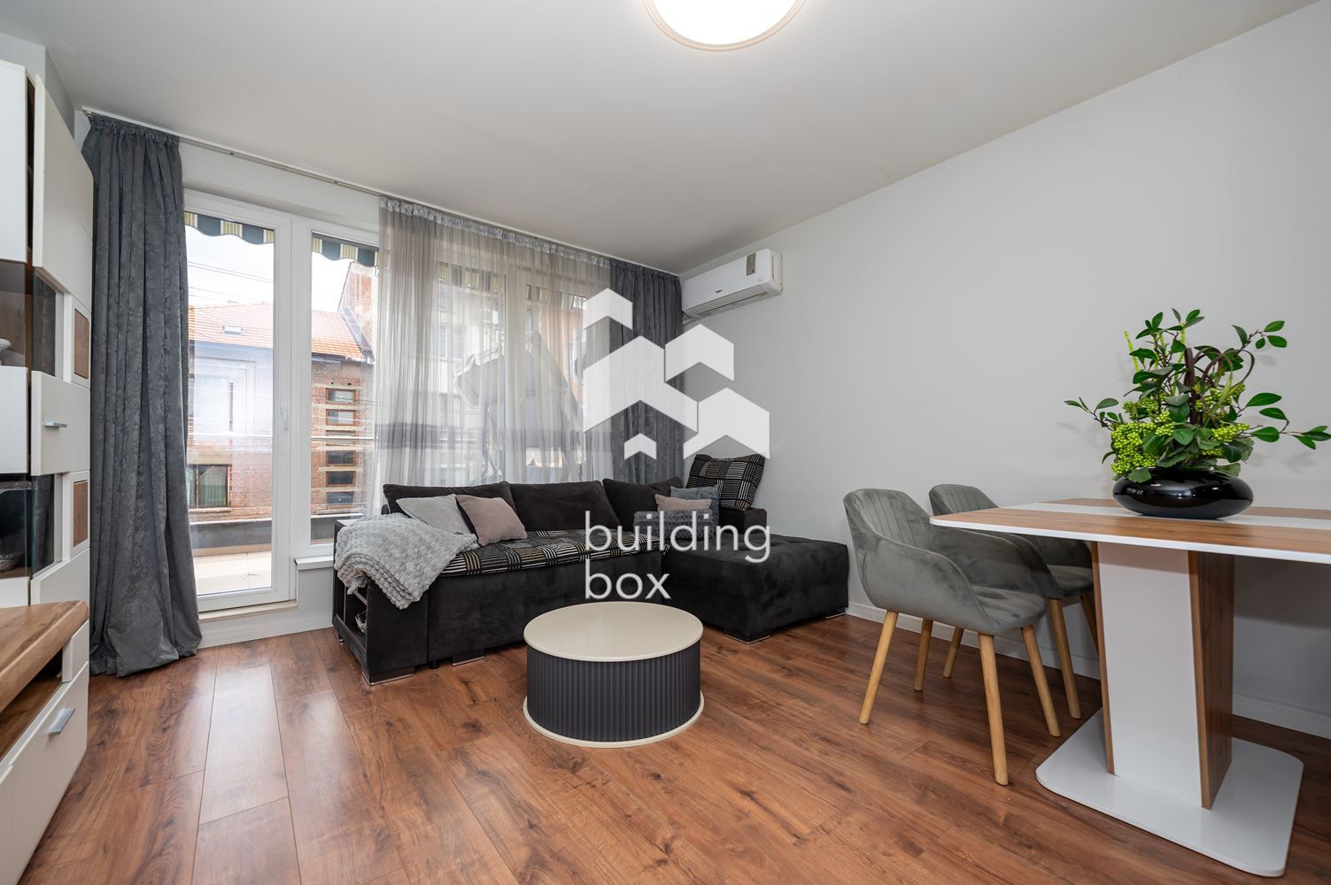 Двустаен обзаведен апартамент в Асеновград - 0