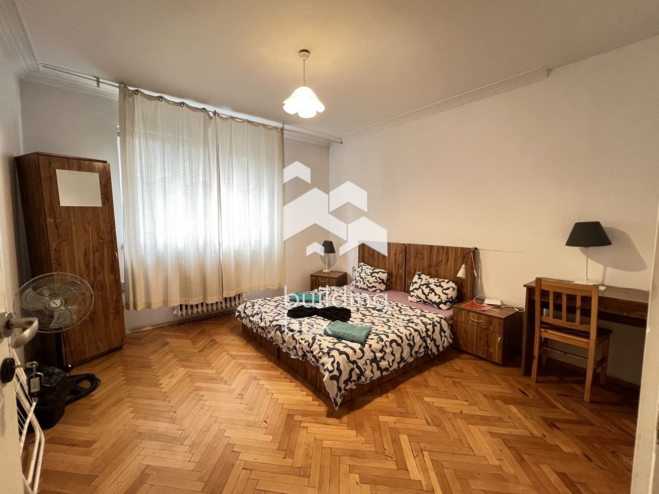 Тристаен апартамент до църквата „Св. Неделя“