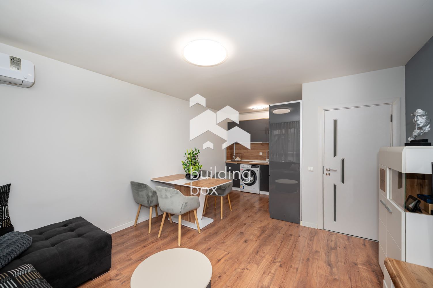 Двустаен обзаведен апартамент в Асеновград - 0