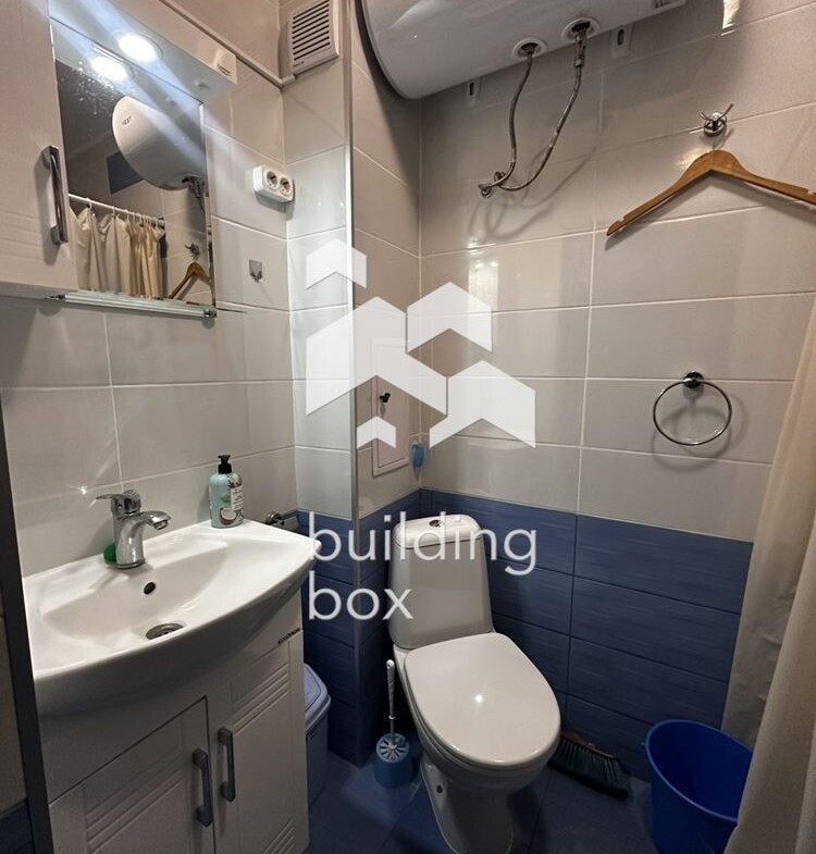 Двустаен апартамент под наем - 0