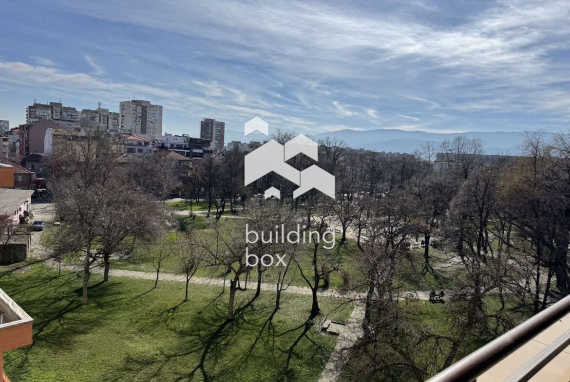 Тристаен апартамент с гараж - 0