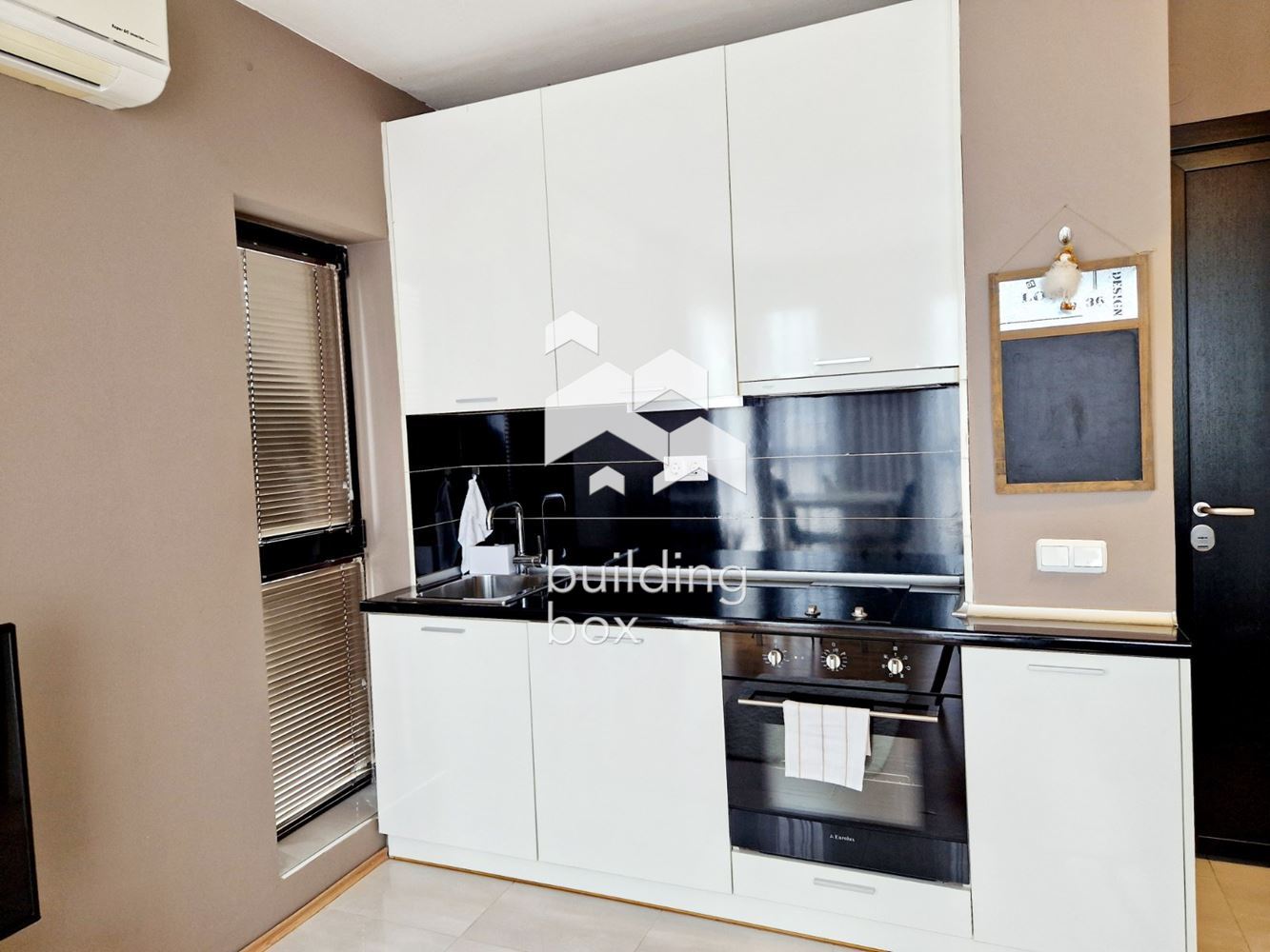 Двустаен апартамент на бул. Черни връх, Кръстова вада - 0