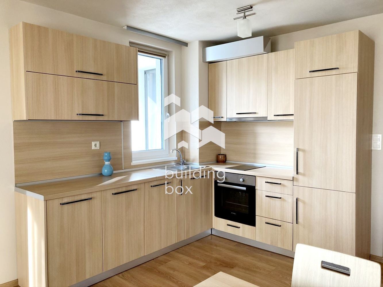 Просторен тристаен апартамент в Обеля 2 - 0