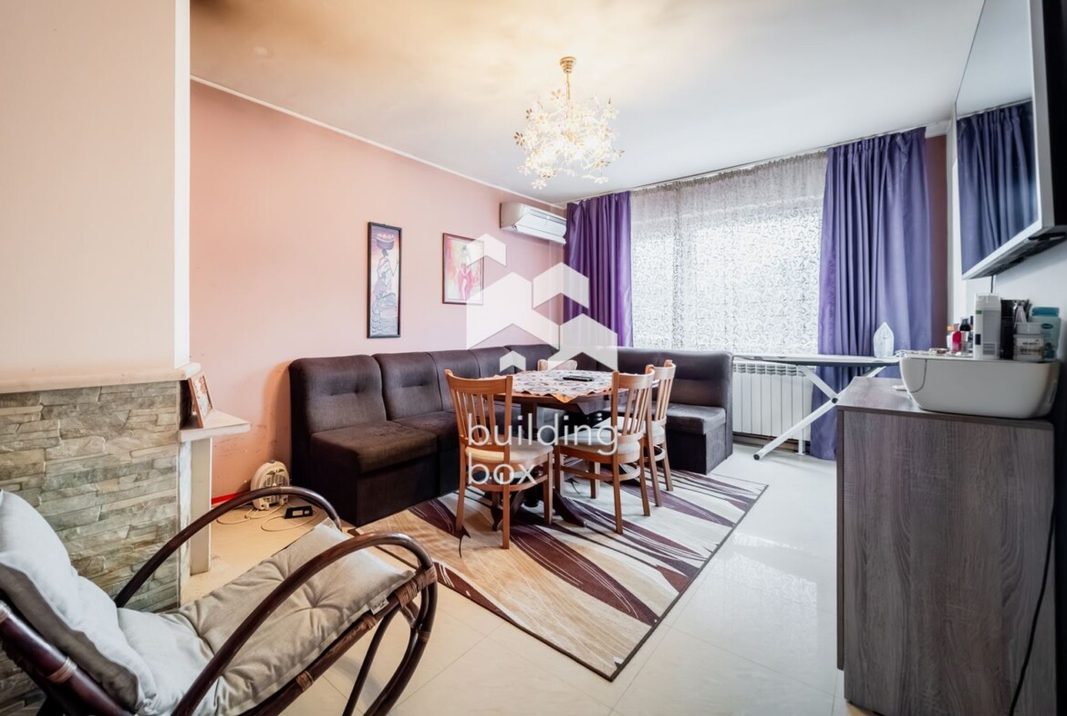 Просторен ТРИСТАЕН апартамент - 0